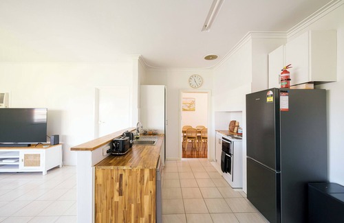 Hamilton Hill House | Family Home close to Fremantle & Coogee Beach