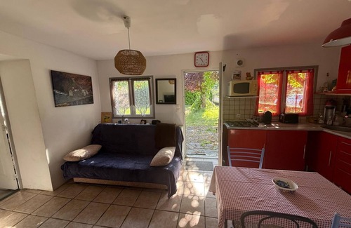 Fresselines House | Family home in Fresselines, garden, river