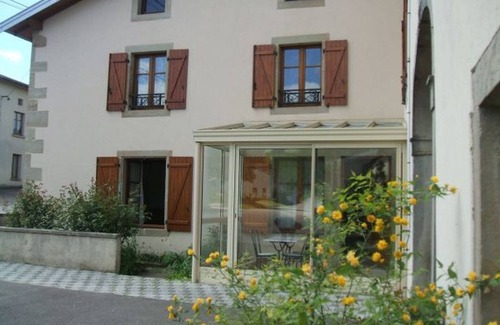 Esley Cottage | Family home with fireplace, garden, and WiFi in Esley, Vosges