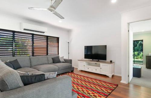 Clifton Beach House | Family home with pool - 2 mins to beach & playground