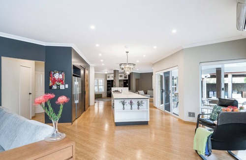 The Vines House | Family home with pool, spa and games room. Perfect for a retreat or bridal party