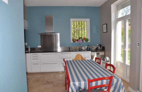 Sainte-Foy-les-Lyon House | Family house with swimming pool 3 km from Vieux Lyon, 6 bedrooms, 12 people