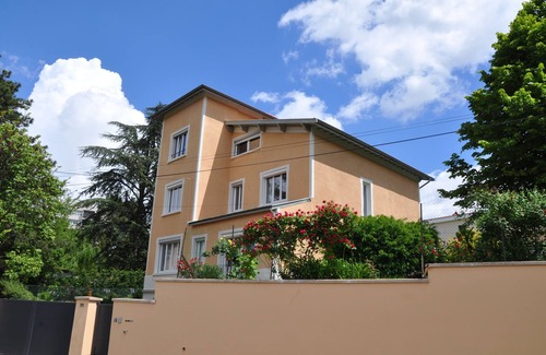 Sainte-Foy-les-Lyon House | Family house with swimming pool 3 km from Vieux Lyon, 6 bedrooms, 12 people