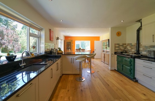 Langport House | Family House. Unique/Peaceful/Fun ! Luxurious retreat -in fabulous grounds