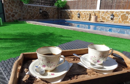 Gran Alacant House | Family house with its own swimming pool. Close to stores.