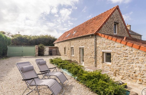 Carneville Cottage | Family house with private garden and children's facilities, near the sea