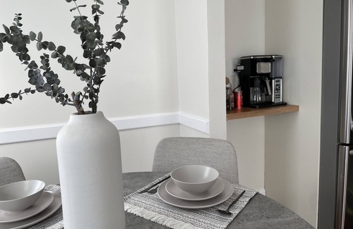 Franklin Square Apartment | Family-Pet Friendly Close 2 Long Island Railroad, NYC/Incl. Free WI-FI & Parking