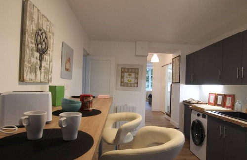 Rauville-la-Bigot Cottage | Family Retreat in Charming Renovated Cottage with Private Garden near Beaches