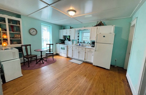 Hurley House | Family Retreat! Historic Home + Park Across the Street in Hurley!