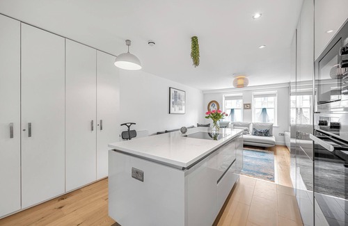 Holborn and Covent Garden Apartment | Family size Penthouse in Covent Garden w/roof garden & additional small patio