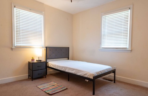 Portsmouth House | Family Sized Home in Portsmouth!