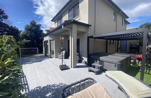Gulf Harbour House | Family Sized House close to the Beach and Marina