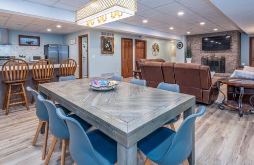 Walton House | Family Stay! Near both Ark & Creation Museum!