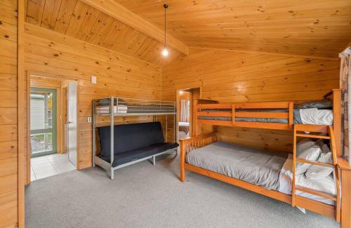 Albert Town House | Family Stays very private close to Park with a Games Room Sleeps 10
