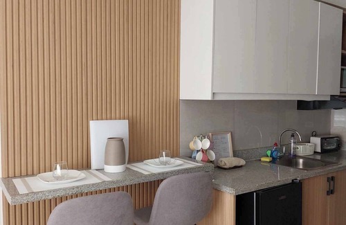 Bacolod Apartment | Family studio in the heart of the city that can accomodate 4