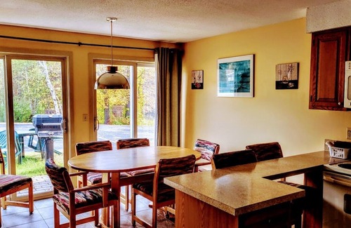Intervale Condo | Family Style Mountain Condo 5 Minutes to North Conway! Amenities!