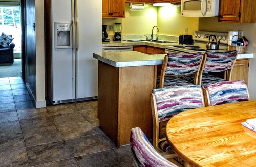 Intervale Condo | Family Style Mountain Condo 5 Minutes to North Conway! Amenities!