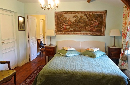 Tournon-Saint-Pierre House | Family Suite (2 Adults + 1 Child)/CHATEAU LES VALLEES in TOURAINE