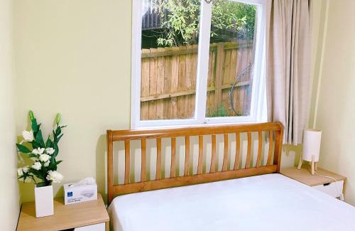 Campbells Bay Apartment | Family suite at Campbells Bay -Netflix TV