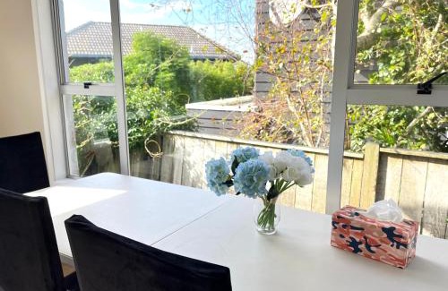 Campbells Bay Apartment | Family suite at Campbells Bay -Netflix TV