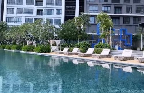 Bandar Sri Damansara Apartment | Family Suites Serviced Apartment