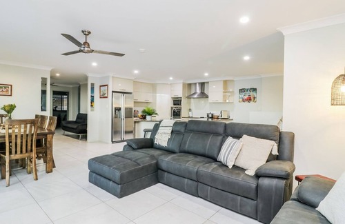 Agnes Water House | Family Tides, spacious two-storey, contemporary family home, 6 bedrooms, 3 bathrooms, close t
