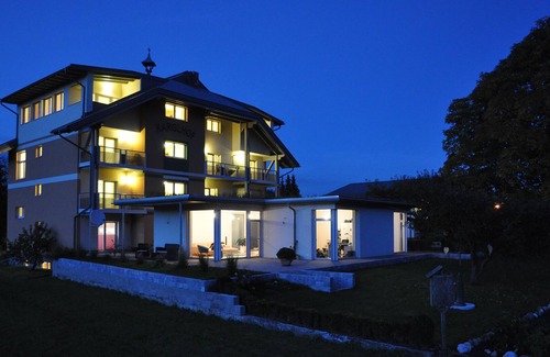 Faak am See Apartment | Family vacation on Lake Faak with its own bathing beach, adventure playground, hiking
