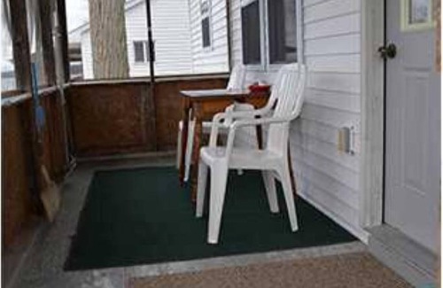 Brier Hill Cabin | Family vacation on Black Lake with a private beach!