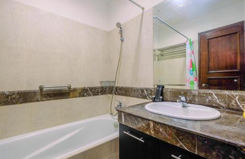 Permata Hijau Apartment | Fancy and Classic Studio Room at Bellezza Apartment By Travelio