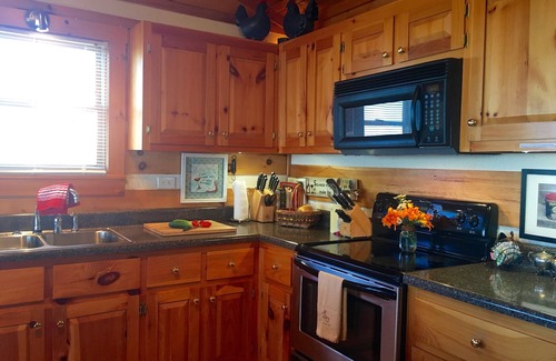 Fancy Gap Cabin | Fancy Gap Va overlooking Pilot Mountain, fantastic seven county views. Amazing