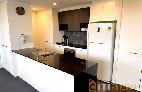 Phillip Apartment | Fancy in Phillip - 2bd 2bth Apt!
