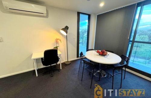 Phillip Apartment | Fancy in Phillip - 2bd 2bth Apt!