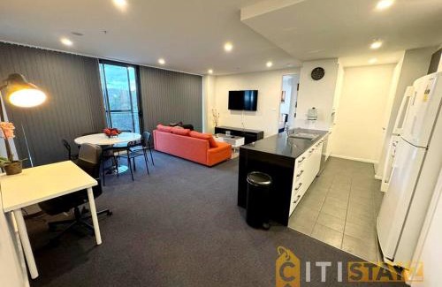 Phillip Apartment | Fancy in Phillip - 2bd 2bth Apt!