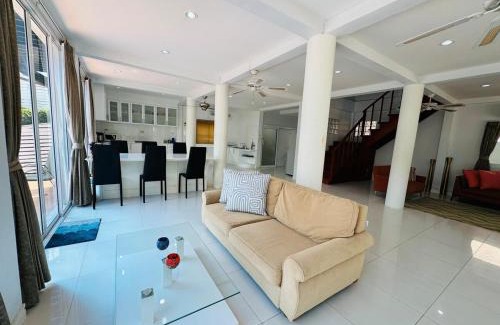Pak Nam Pran Villa | FANTA SEA - POOL VILLA short walk to BEACH - Up to 8 Guests
