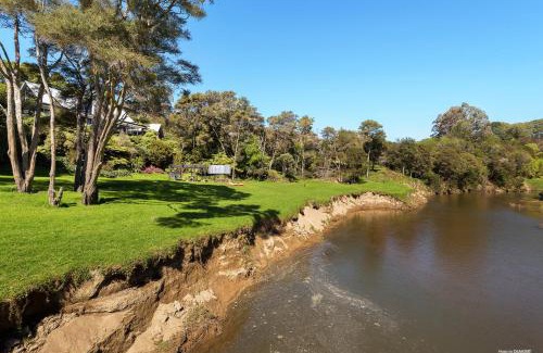 Haruru House | Fantail River Lodge