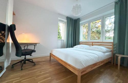 Krzyki Apartment | Fantastays - Pine