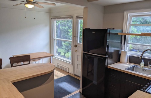 Ann Arbor House | Fantastic 2-bedroom townhome, 2 blocks from Michigan Stadium!