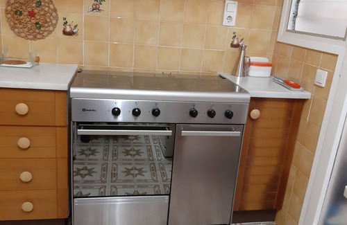 Cunit Apartment | Fantastic apartment on the seafront with 2 swimming pools and garden area