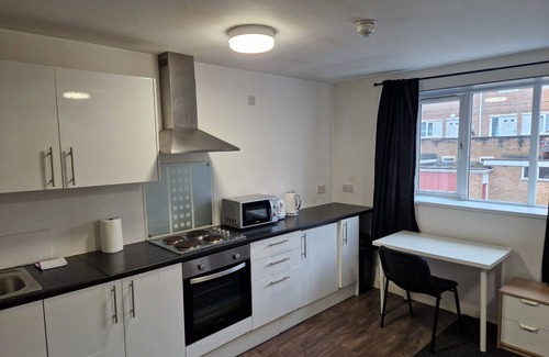Wolverhampton Apartment | Fantastic central location, Molineux stadium, city centre, racecourse, Jaguar,