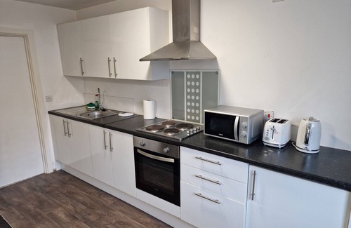 Wolverhampton Apartment | Fantastic central location, Molineux stadium, city centre, racecourse, Jaguar,