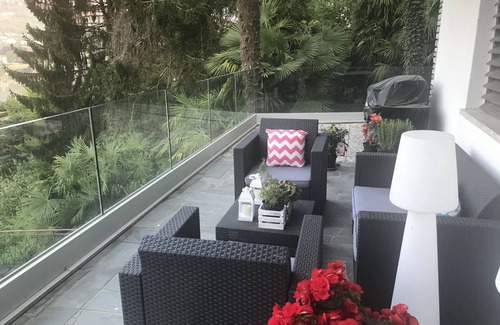Caslano Apartment | Fantastic high standing apartment in villa with lake view