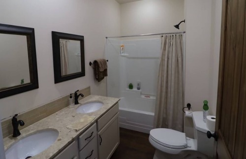 Mayhew House | Fantastic Lakehouse perfect for MSU ballgame weekend!