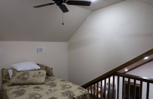 Mayhew House | Fantastic Lakehouse perfect for MSU ballgame weekend!