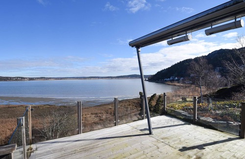 Kode House | Fantastic location with panoramic views of a nature reserve.