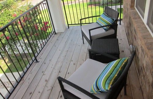 Crestview House | Fantastic locations, close to downtown and the Domain.Walk to the train