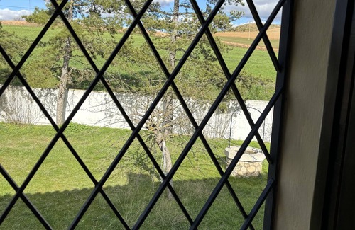 Villahoz House | Fantastic Rural House: 300m2, 7 double rooms (up to 18 guests), Garden1100m2