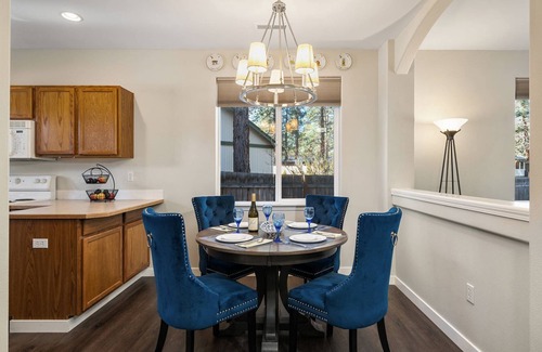 Southwest Bend House | Fantastic Single Level Family Retreat, Fenced Yard, Huge Deck w/Seating, 5 Minutes to Downtown Bend