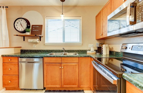 Redmond House | Fantastic Single Level Retreat, Pet Friendly, Near Downtown Redmond, Fenced Yard, AC, Washer/Dryer
