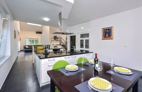Trilj House | Fantastic, spacious and modern vacation home with pool in beautiful green surroundings.