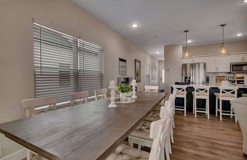 Table Rock Cabin | Fantastic Table Rock Lake Views-Free Daily Tickets-In/Indoor Cmty Pools-Near Silver Dollar City